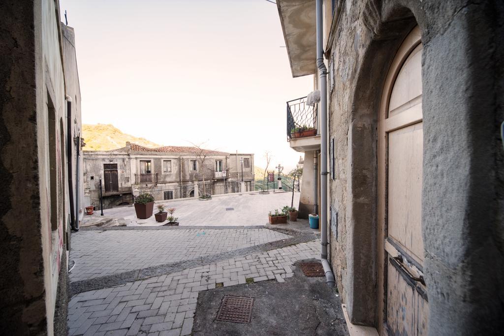 The Clock Houses Borgo Gallodoro Летоянни Экстерьер фото